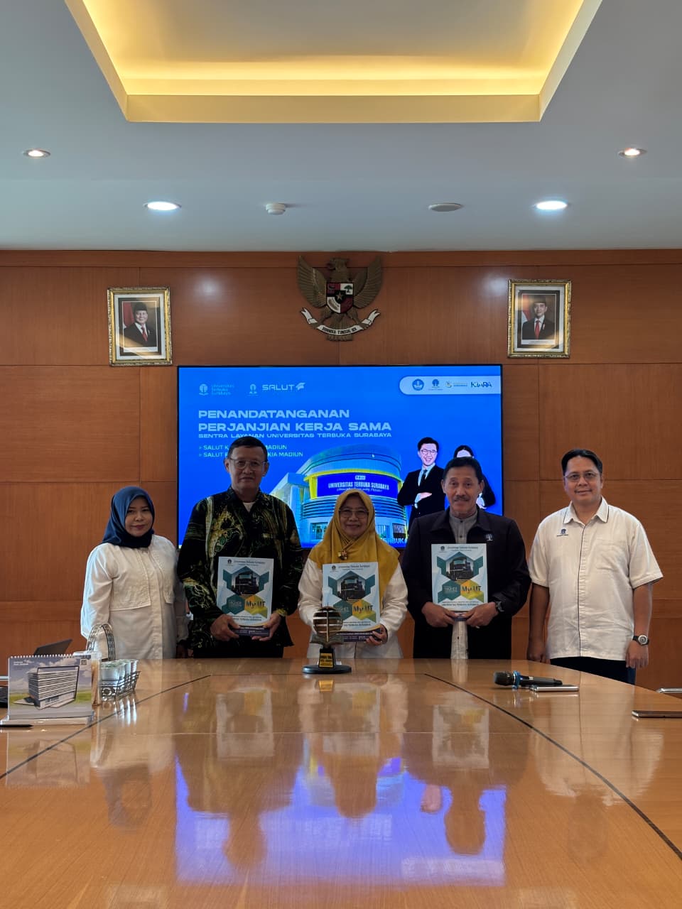 UT Surabaya Teken PKS dengan SALUT Mitra Cendekia dan Karismatik